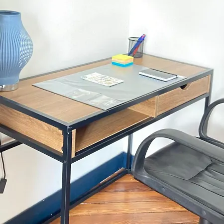 Apartamento Voyage Au Calme à 10 Minutes Du Centre Avec Parking Inclus Et Fibre, Idéal Solo Et Pro Ruan